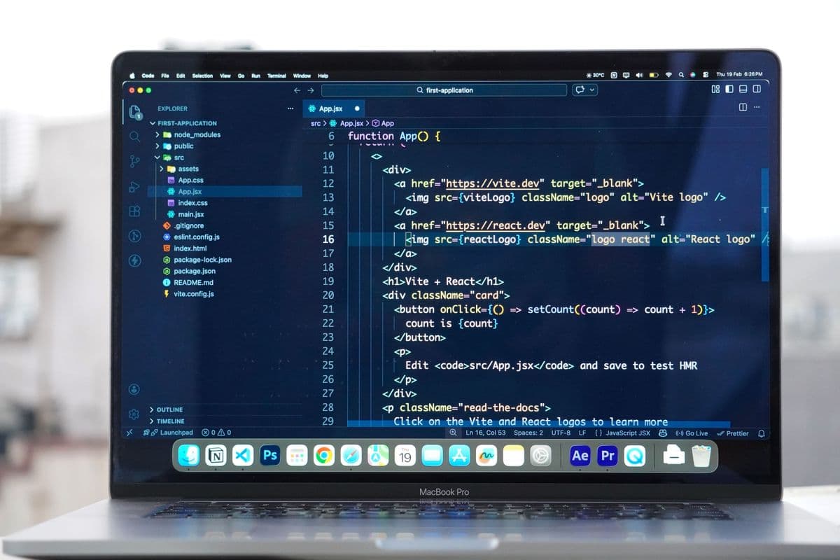 How React Actually Works Under the Hood: From useState to Re-rendering